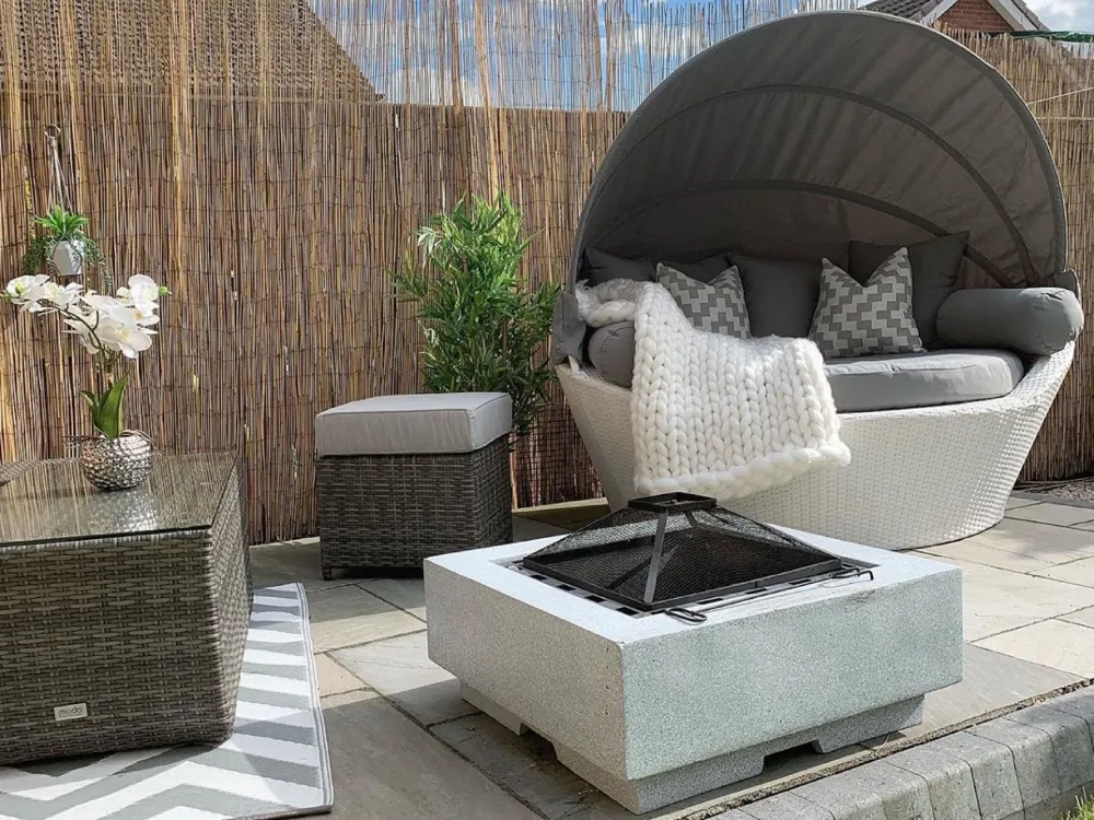 Divano coperto da giardino rattan bianco SYLT