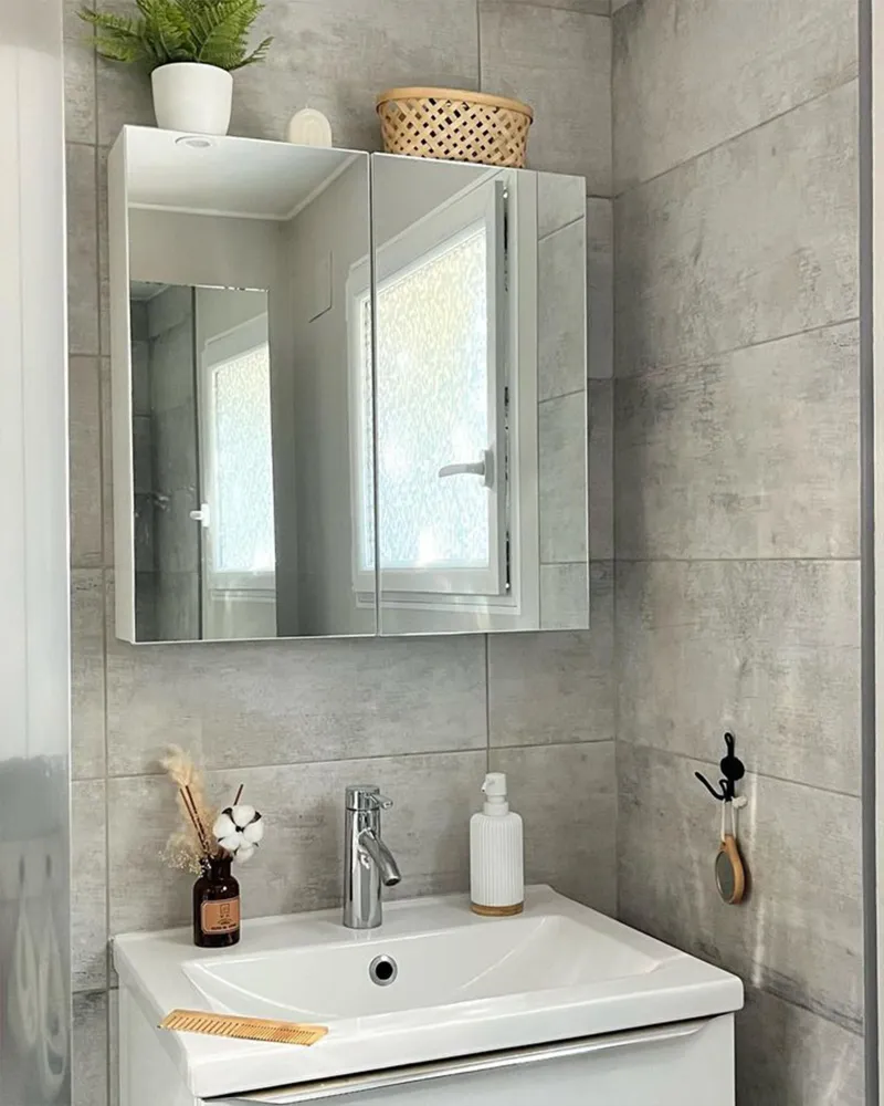 Armadietto da bagno con specchio 80 x 70 cm NAVARRA