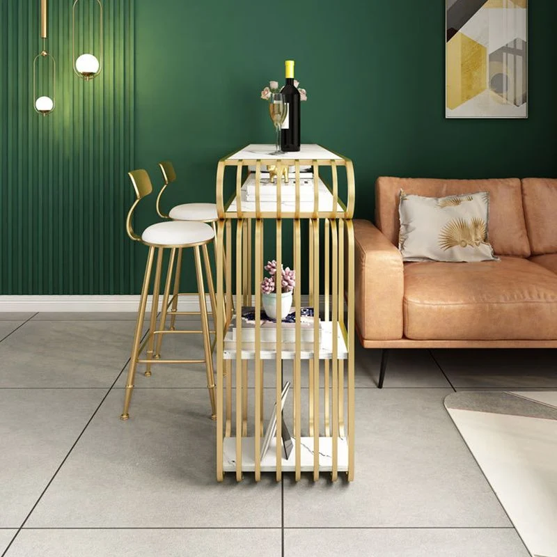 Bancone bar con piano pietra Bancone bar contemporaneo con base slitta oro Clearhalo