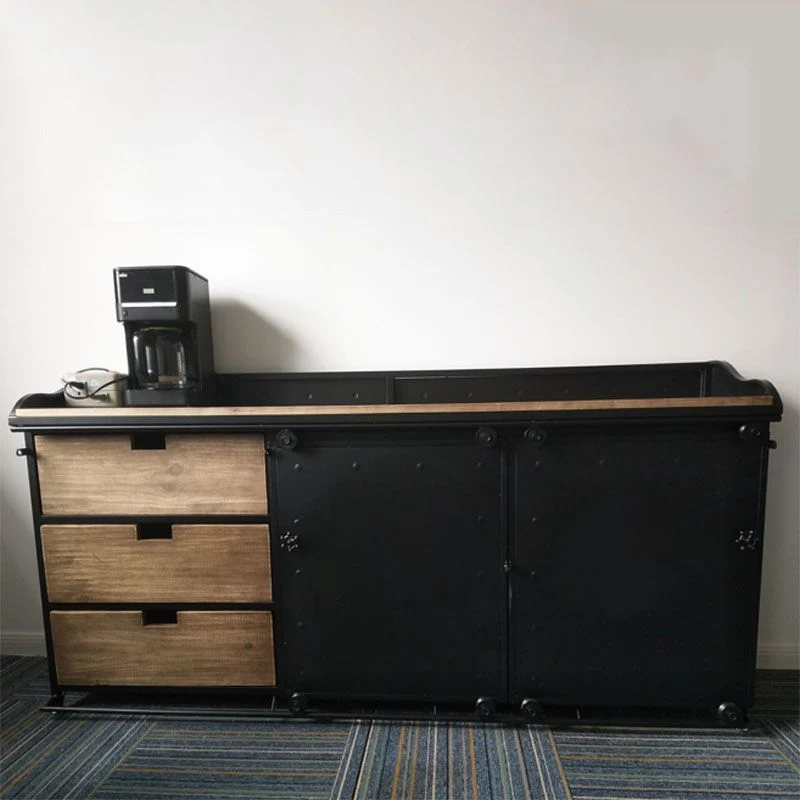 Credenza moderna per sala da pranzo con ante scorrevoli metallo e buffet legno nero Clearhalo