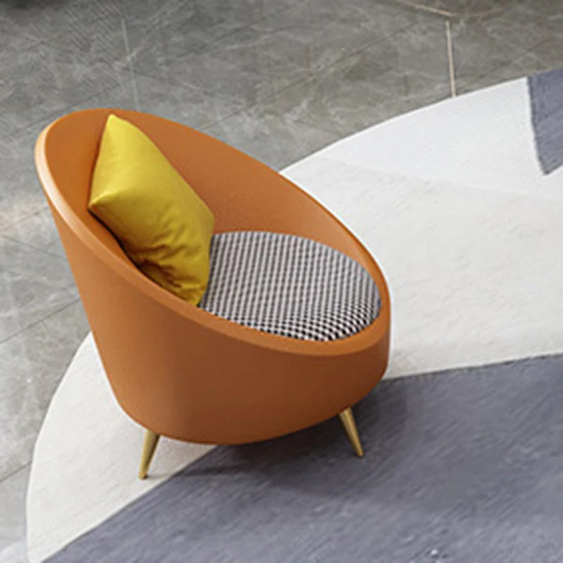 Divano con braccioli inclinati ecopelle Divano curvo moderno arancione Clearhalo