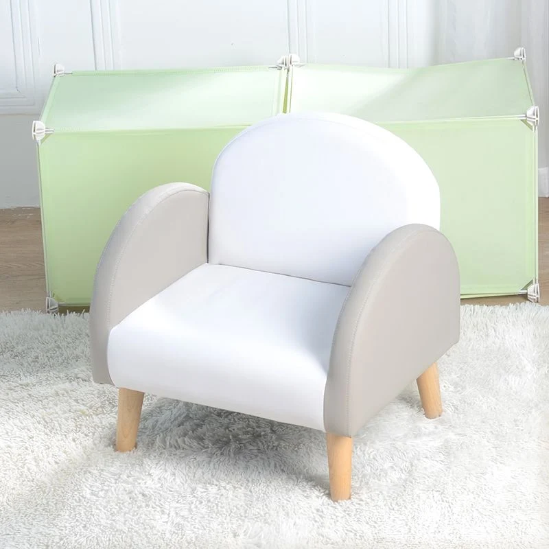Divano moderno per bambini con braccioli arrotolati e schienale stretto pelle Clearhalo