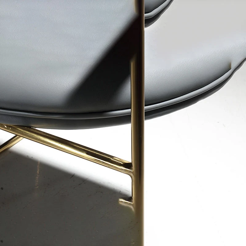 Glam Arm Chair Sedia da pranzo pelle con struttura dorata per la casa Clearhalo