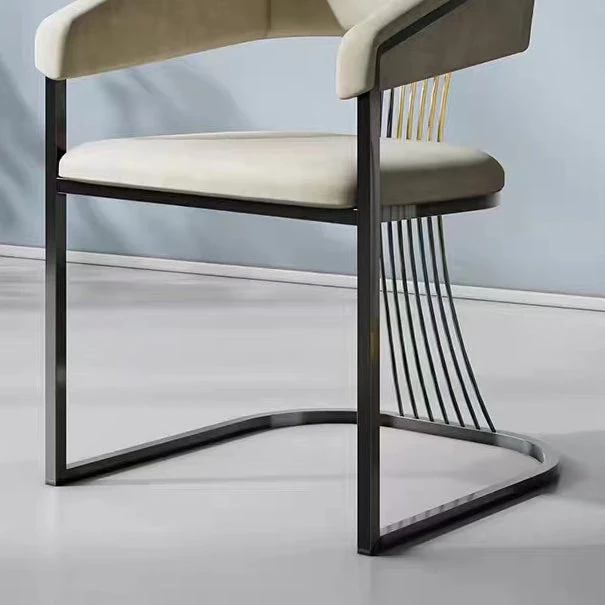 Glam Kitchen Side Chair, base dorata, poltrona da pranzo con schienale aperto Clearhalo