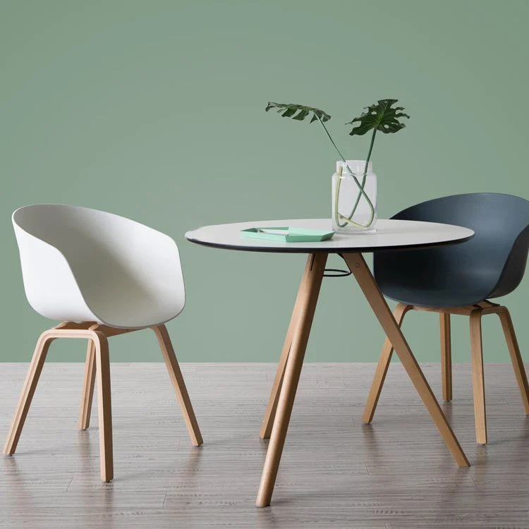 Poltrona da cucina plastica per sala da pranzo stile moderno con gambe legno Clearhalo