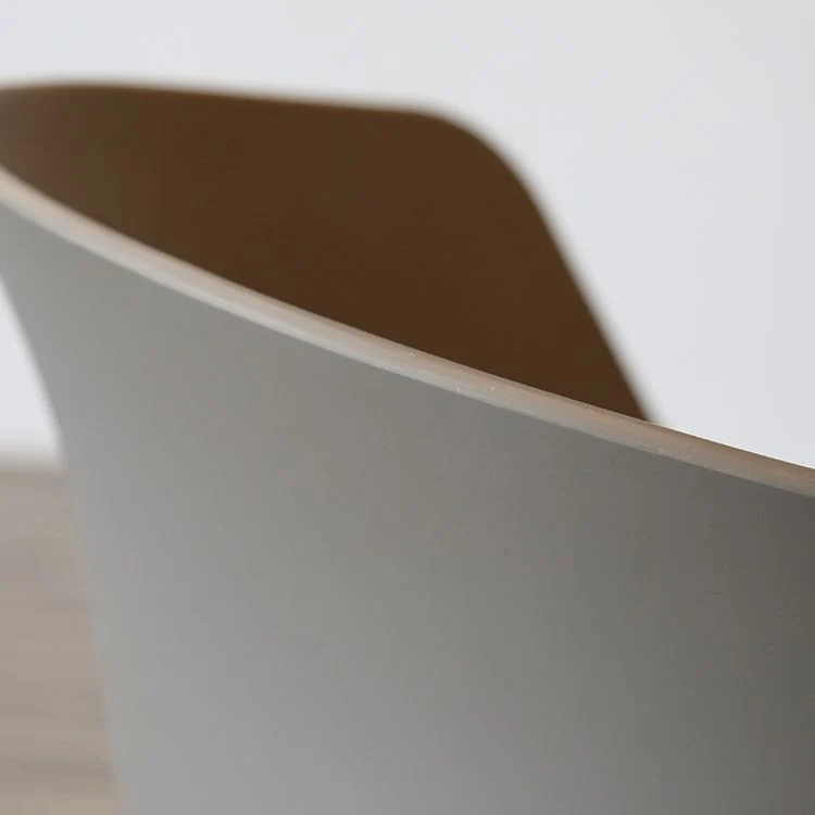 Poltrona da cucina plastica per sala da pranzo stile moderno con gambe legno Clearhalo