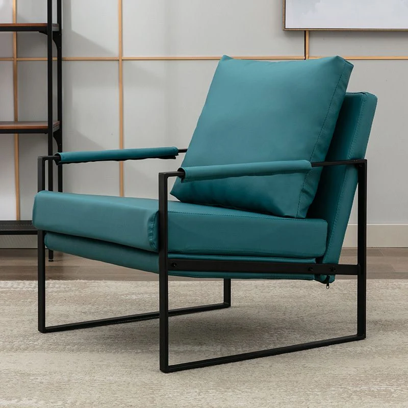 Poltrona ecopelle con base slitta con braccioli quadrati e schienale con cuscino Clearhalo