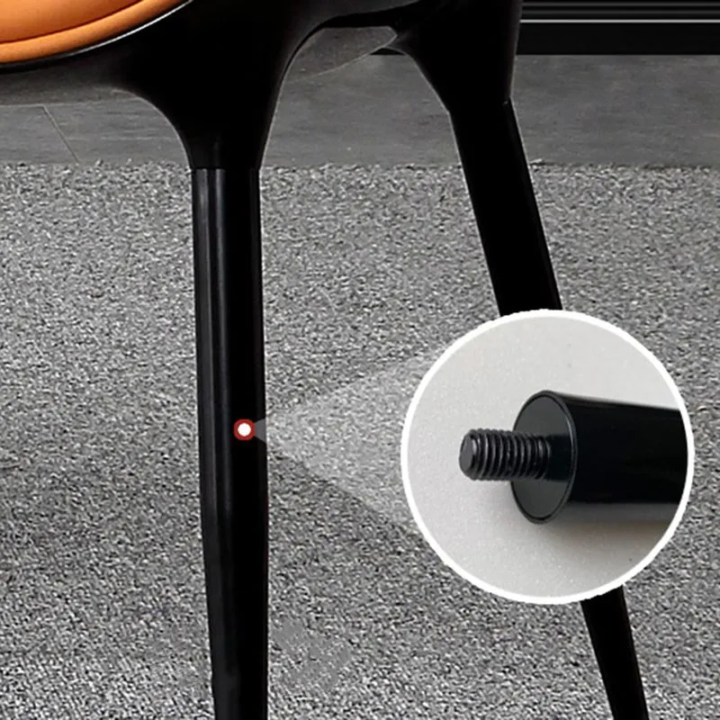 Poltrona moderna con braccioli inclinati Poltrona Parsons curva pelle per brasserie Clearhalo