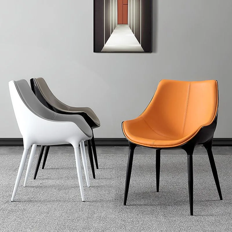 Poltrona moderna con braccioli inclinati Poltrona Parsons curva pelle per brasserie Clearhalo