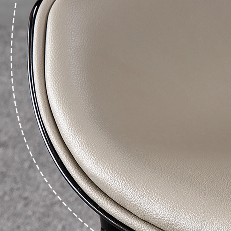 Poltrona moderna con braccioli inclinati Poltrona Parsons curva pelle per brasserie Clearhalo