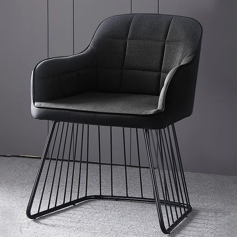 Poltrona da pranzo imbottita con base metallo industriale Clearhalo