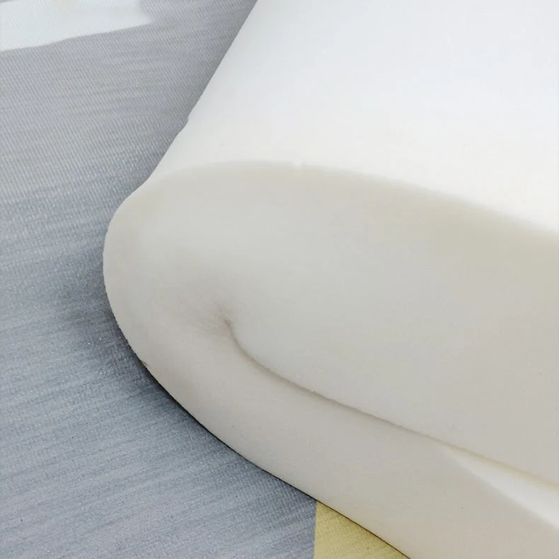 Poltrona da pranzo moderna imbottita con schienale alto e massiccio, con gambe legno Clearhalo