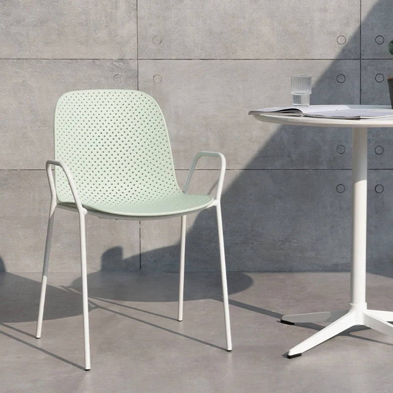 Poltrona da pranzo plastica stile scandinavo Sedia singola da pranzo con schienale massiccio Clearhalo