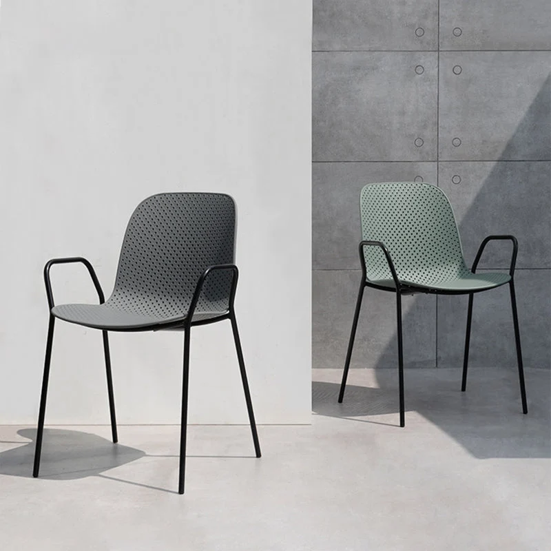 Poltrona da pranzo plastica stile scandinavo Sedia singola da pranzo con schienale massiccio Clearhalo