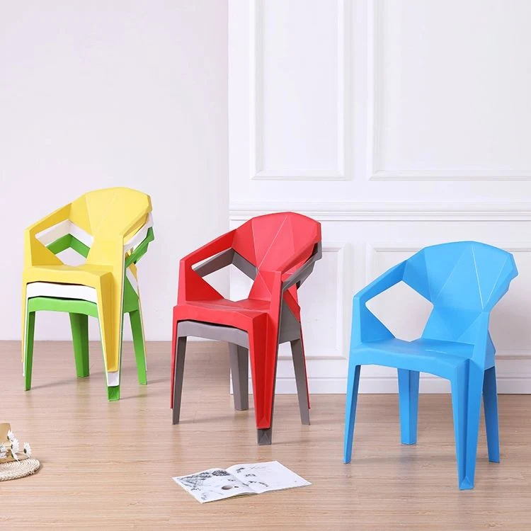 Poltrona da pranzo scandinava plastica, sedia laterale con schienale massiccio per uso domestico Clearhalo