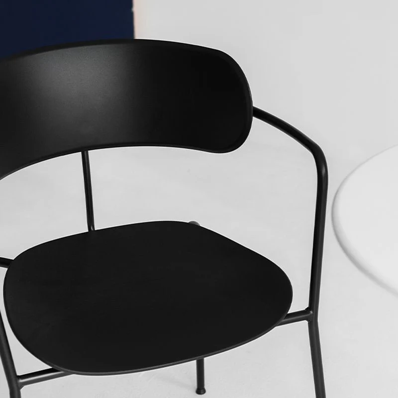 Poltrona stile moderno con schienale aperto plastica e base metallo Clearhalo