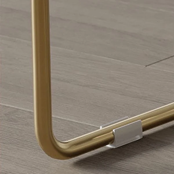 Poltroncina da pranzo con gambe dorate. Sedia imbottita per sala da pranzo glamour Clearhalo