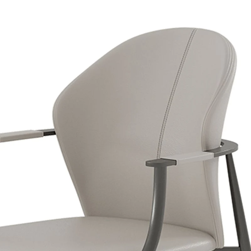 Poltroncina da pranzo con struttura acciaio inox Poltroncina imbottita pelle Clearhalo