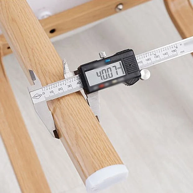 Poltroncina da pranzo scandinava plastica con finitura opaca e schienale massiccio (set di 4) Clearhalo