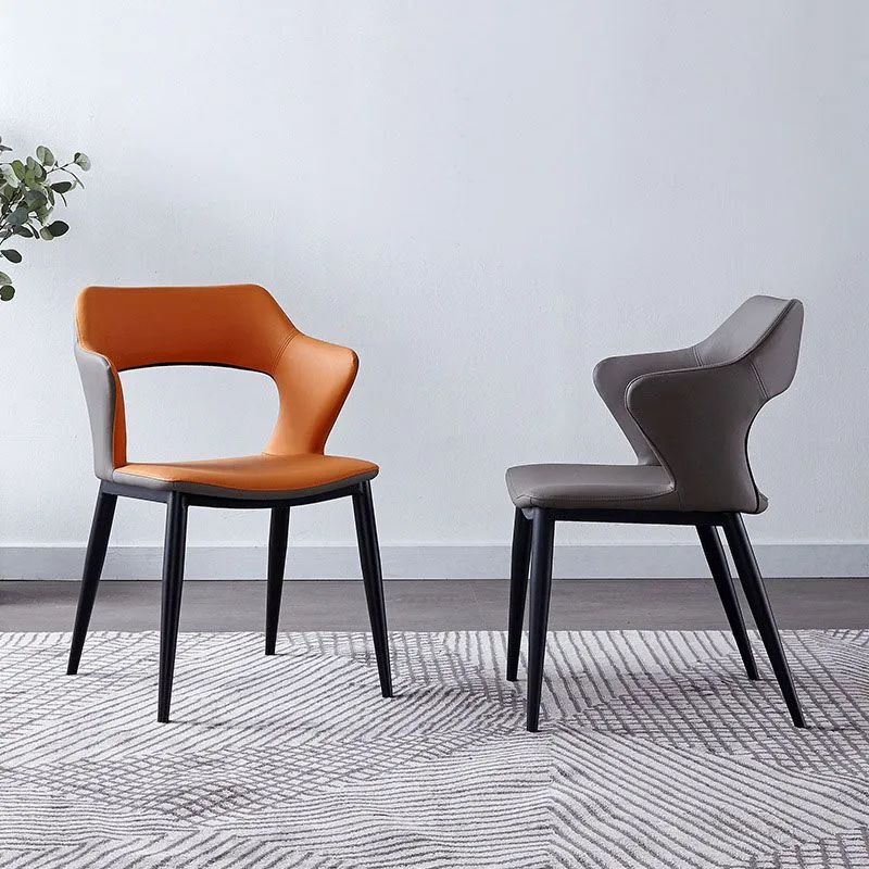 Poltroncina da pranzo stile moderno con braccioli metallo, schienale aperto e imbottitura Clearhalo