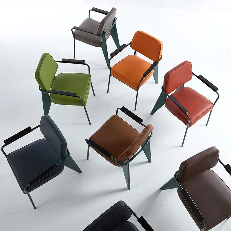 Poltroncina scandinava per la casa. Sedia da sala da pranzo imbottita metallo con schienale aperto Clearhalo