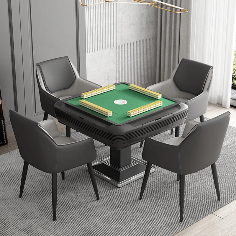 Poltroncina scandinava per la casa. Sedia da sala da pranzo imbottita metallo con schienale massiccio Clearhalo