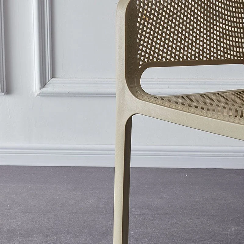 Poltroncine da pranzo contemporanee impilabili con gambe plastica Clearhalo