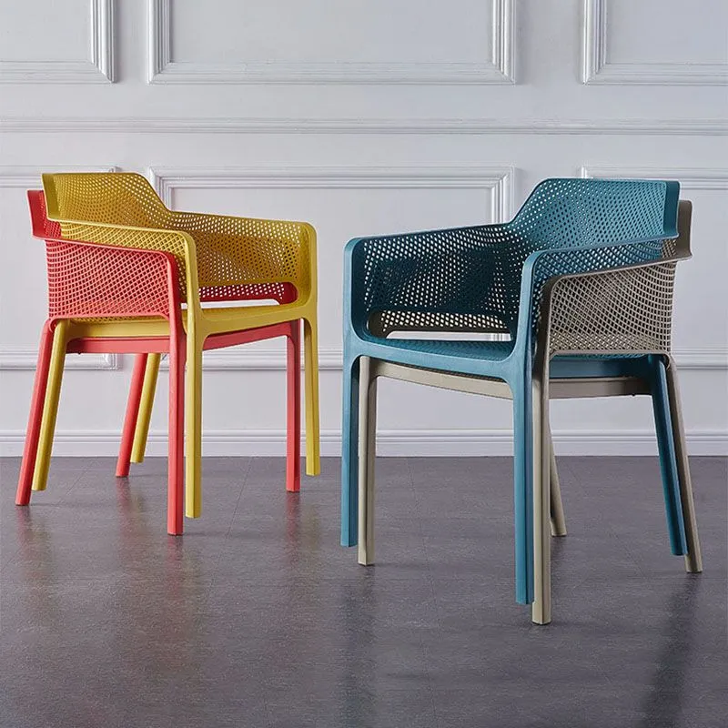 Poltroncine da pranzo contemporanee impilabili con gambe plastica Clearhalo