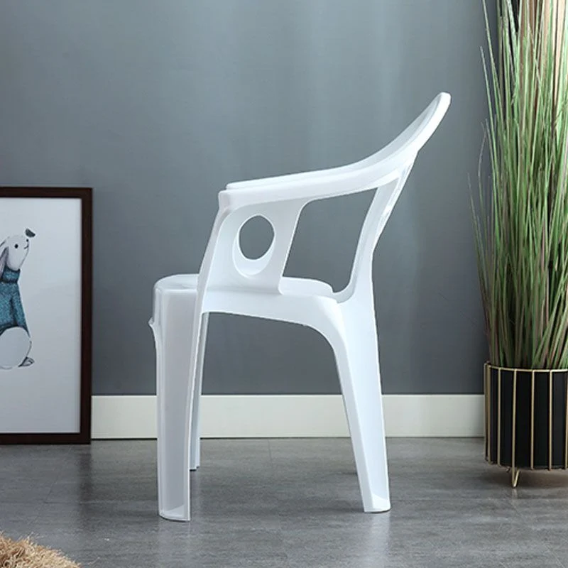 Poltrone da pranzo impilabili contemporanee Sedia laterale da pranzo plastica per uso domestico Clearhalo