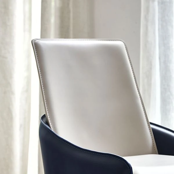 Poltrone da pranzo stile moderno Poltrone imbottite con schienale massiccio e gambe metallo Clearhalo