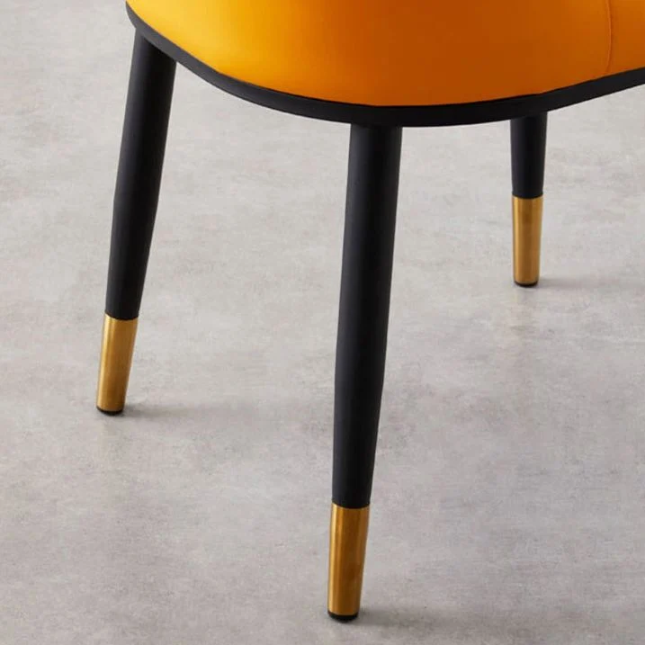 La sala da pranzo del metallo di stile glamour presiede la sedia pelle Parsons senza braccioli per il ristorante Clearhalo