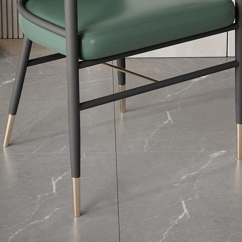 Sala da pranzo Poltroncina da pranzo Sedia imbottita ecopelle con gambe nere Clearhalo