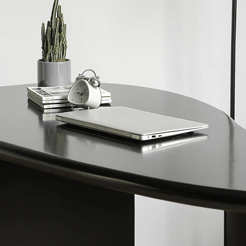Scrivania da ufficio dalla forma non convenzionale Scrivania contemporanea legno massello per la casa Clearhalo