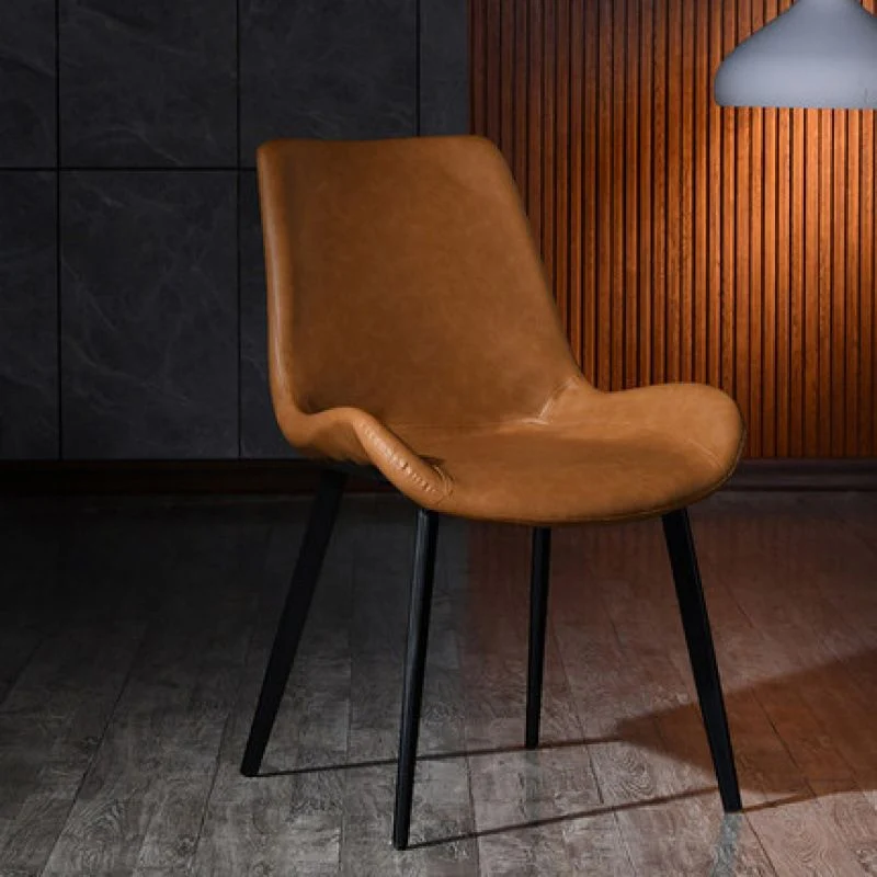 Sedia contemporanea Parsons curva pelle con finitura opaca, senza braccioli, per la casa Clearhalo