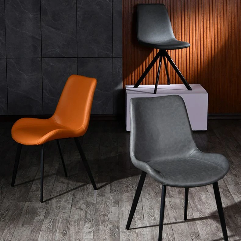 Sedia contemporanea Parsons curva pelle con finitura opaca, senza braccioli, per la casa Clearhalo