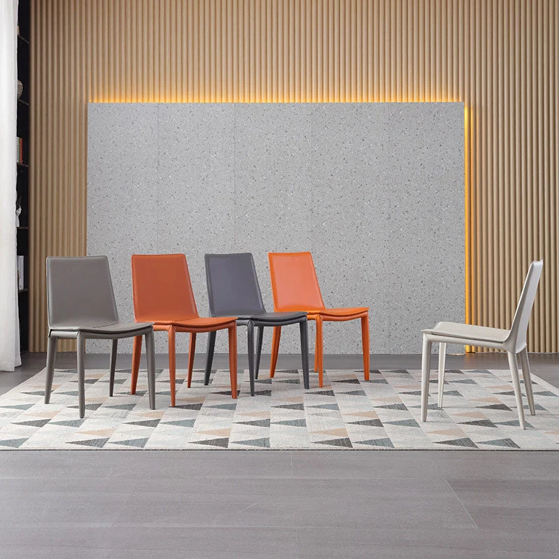 Sedia dal design contemporaneo con schienale solido per sedie da pranzo pelle senza braccioli per la casa Clearhalo