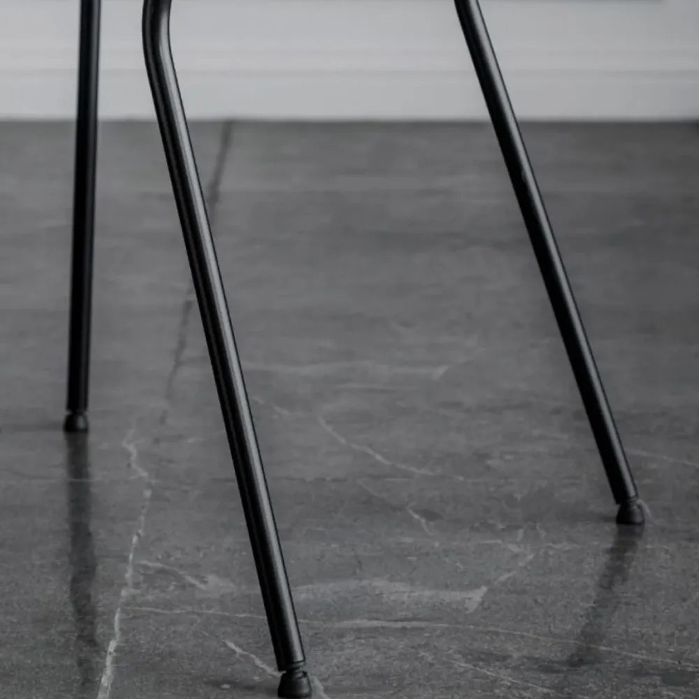 Sedia da giardino stile industriale, senza braccioli, con schienale aperto e gambe nere Clearhalo