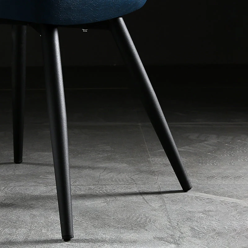 Sedia laterale dal design moderno ecopelle con 4 gambe metallo con finitura nera, sedia senza braccioli con schienale mass...