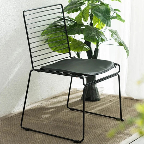 Sedia laterale metallo stile moderno con schienale scaletta per uso nel patio Clearhalo