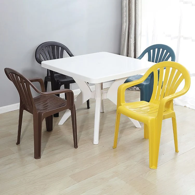 Sedia laterale moderna plastica con braccioli Windsor e schienale impilabile per uso domestico Clearhalo