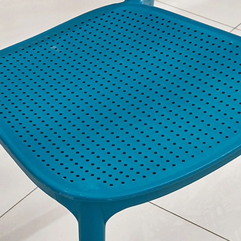 Sedia laterale moderna plastica per interni ed esterni. Sedia laterale da pranzo con schienale aperto per la casa Clearhalo