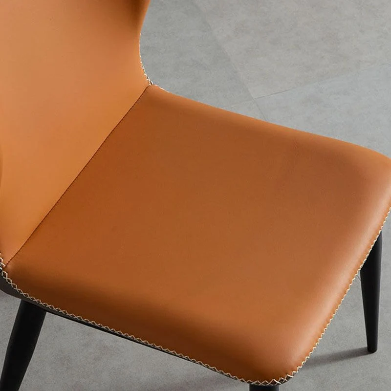 Sedia laterale moderna senza braccioli con schienale curvo pelle con finitura opaca per sala da pranzo Clearhalo