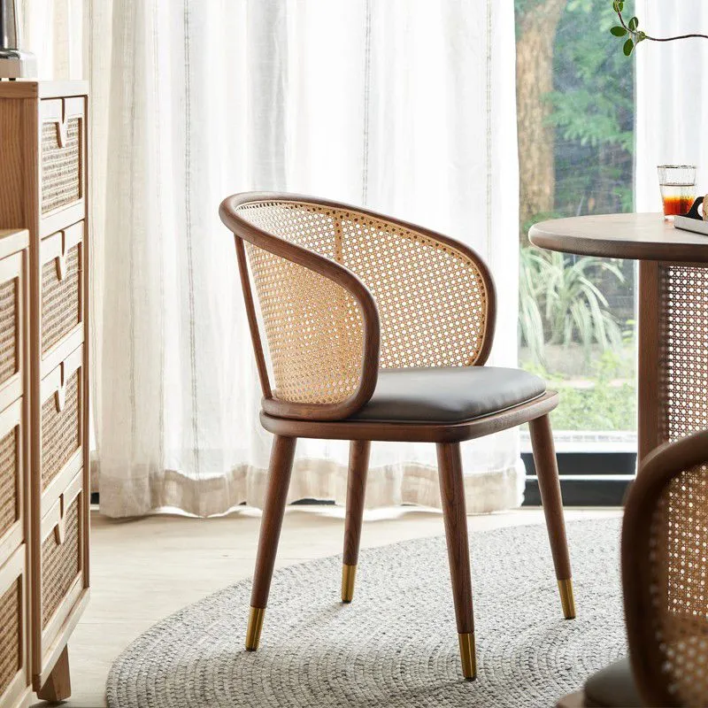 Sedia lino con struttura legno massello e braccioli inclusi. Sedia per soggiorno Clearhalo