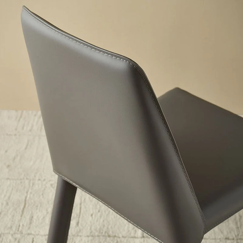 Sedia moderna pelle per sala da pranzo Sedia senza braccioli metallo per uso ristorante Clearhalo