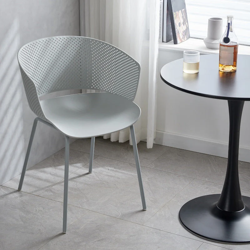 Sedia moderna plastica Parsons Chair con finitura opaca per interni Clearhalo