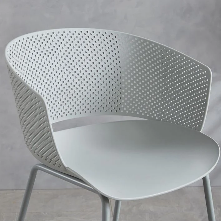 Sedia moderna plastica Parsons Chair con finitura opaca per interni Clearhalo