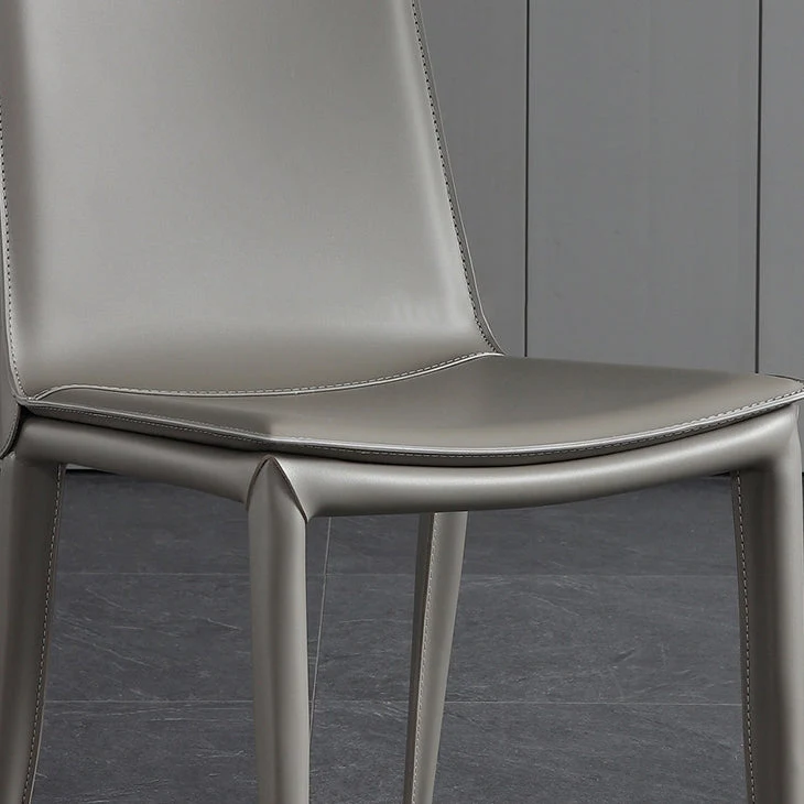 Sedia Parsons moderna pelle curva con finitura opaca Clearhalo