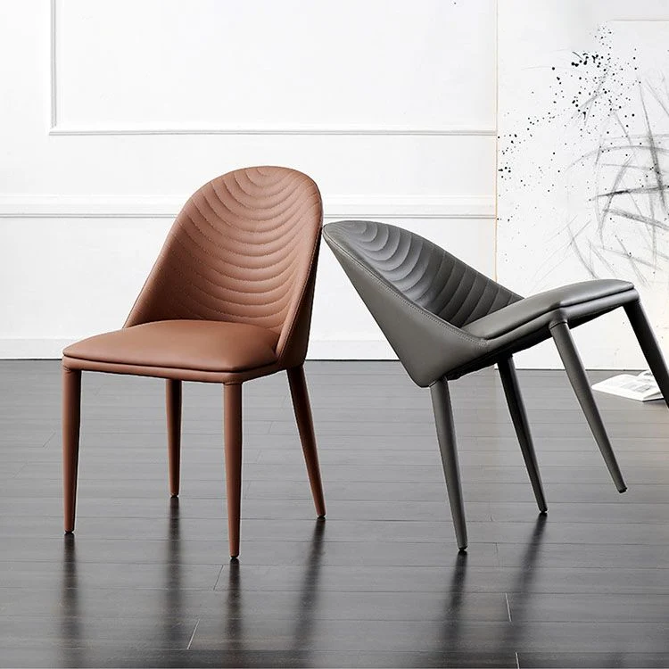 Sedia Parsons moderna pelle curva e inclinata, senza braccioli, con finitura opaca Clearhalo