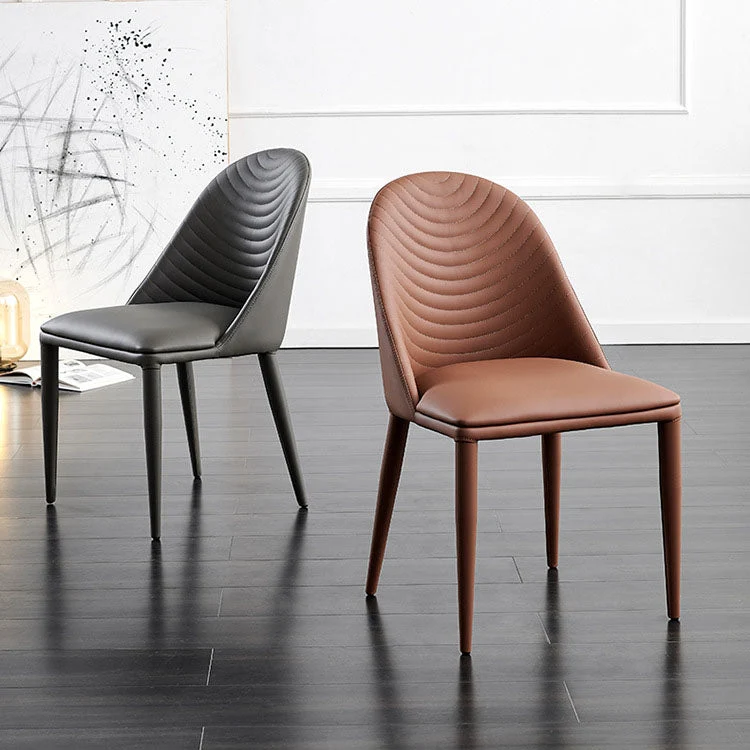 Sedia Parsons moderna pelle curva e inclinata, senza braccioli, con finitura opaca Clearhalo