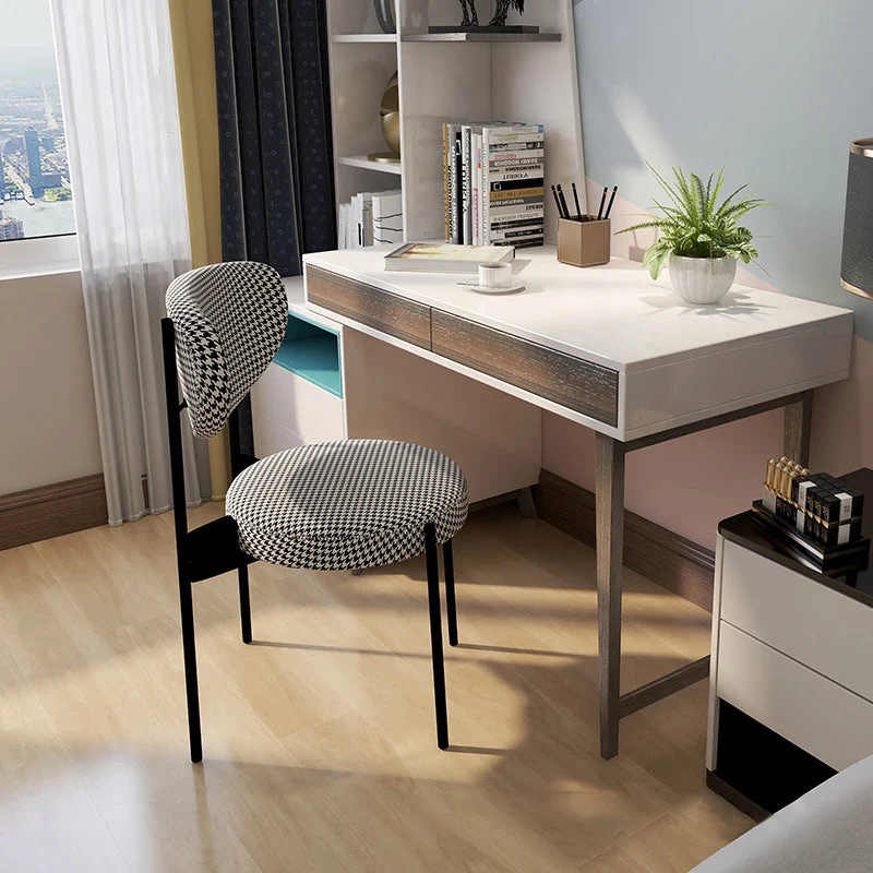 Sedia da pranzo con schienale aperto e finitura opaca metallo stile glamour per uso domestico Clearhalo